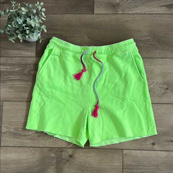 NWT SUNDRY Women’s Neon Green Shorts Size 2 (Medium 8/10) - Picture 1 of 5